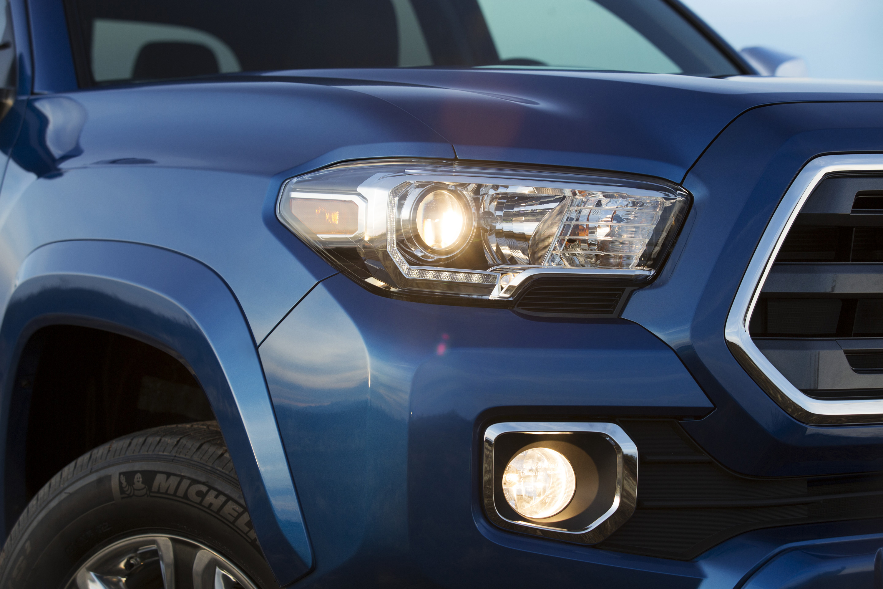2016 Toyota Tacoma Front End